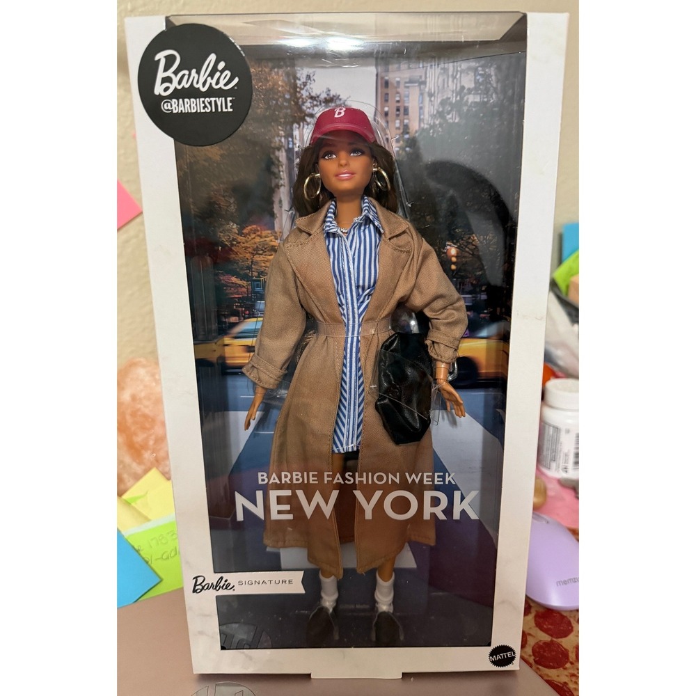 Mattel-Barbie Signature Barbiestyle New York Fashion Week Doll (NWT)